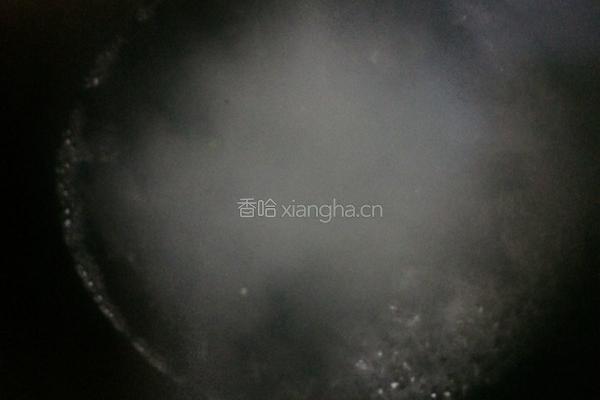 青瓜皮蛋瘦肉汤的做法图解5