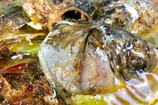 腊鱼头炖豆腐皮的做法图解10