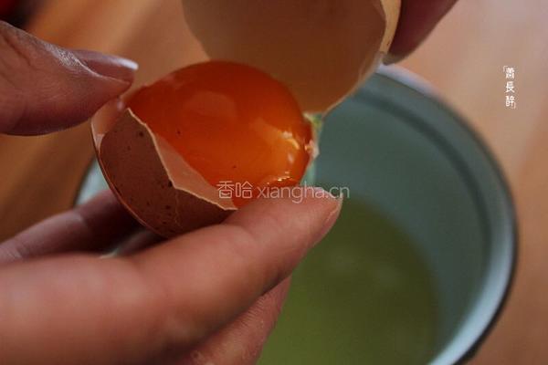 蛋黄小溶豆的做法图解2