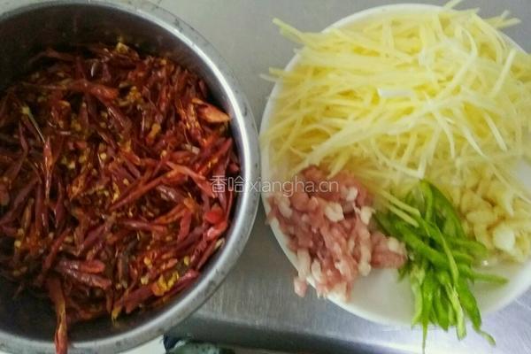 香辣土豆丝的做法图解1