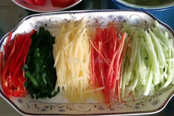 凉拌素什锦的做法图解1