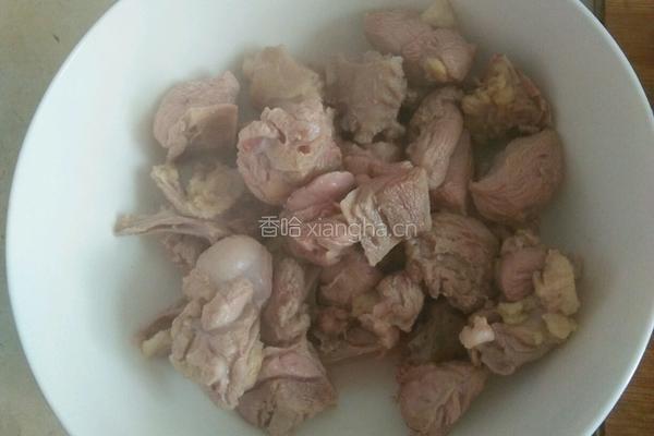 鸭肉磨芋的做法图解1