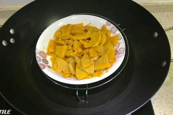 芝麻南瓜球的做法图解1