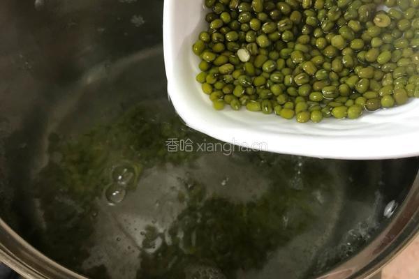 南瓜绿豆汤的做法图解3