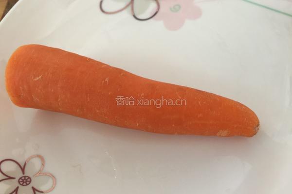 胡萝卜炒青椒的做法图解1