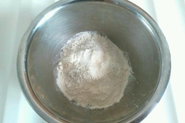 西红柿肉丝面片汤的做法图解1