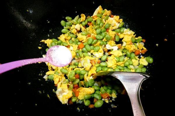毛豆炒鸡蛋的做法图解8