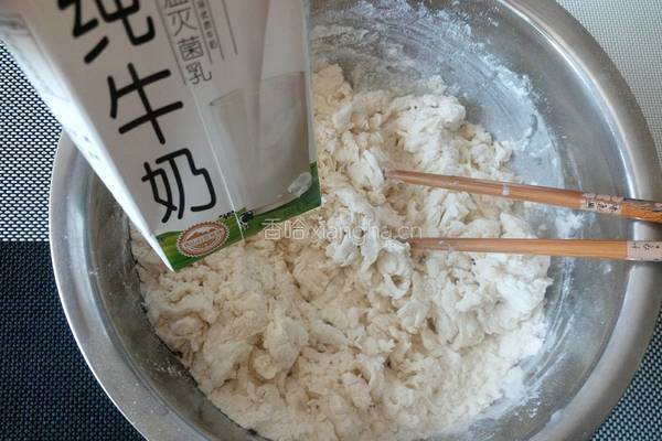 椰蓉奶香花卷的做法图解3