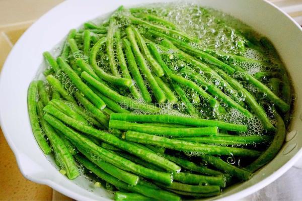 麻将蒜泥拌豇豆#年夜饭的做法图解5