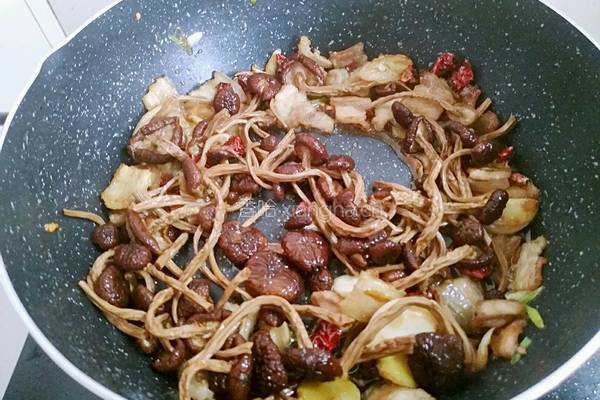 茶树菇炒肉的做法图解12