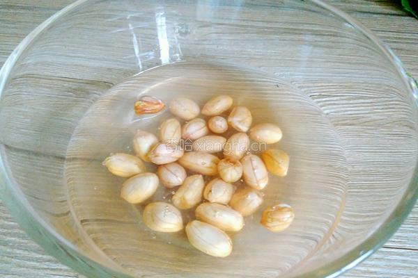 薏仁米花生粥的做法图解1