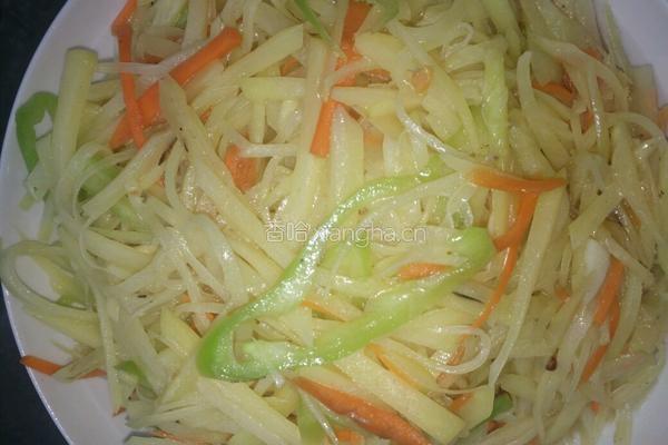 酸辣土豆胡萝卜丝的做法图解7