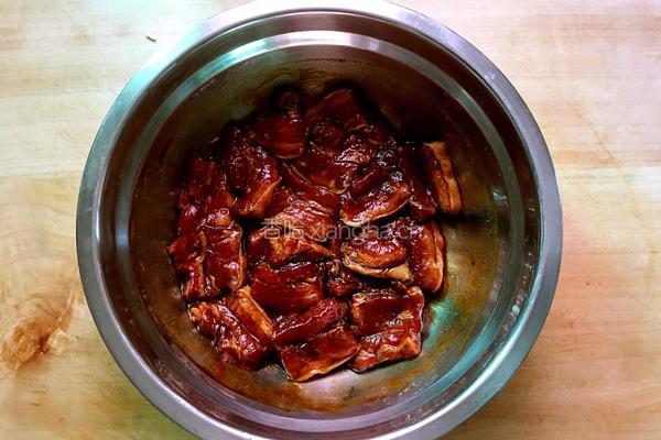 咸肉糯米牛角粽的做法图解2