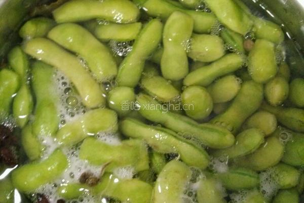 水煮五香毛豆的做法图解4