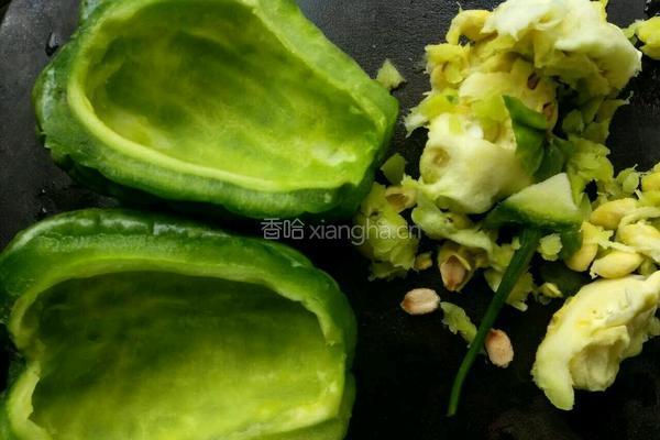 牛肉炒苦瓜的做法图解2