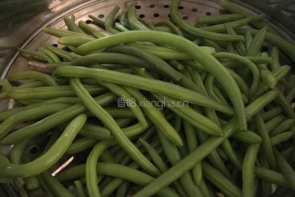 猪肉四季豆饺子的做法图解4