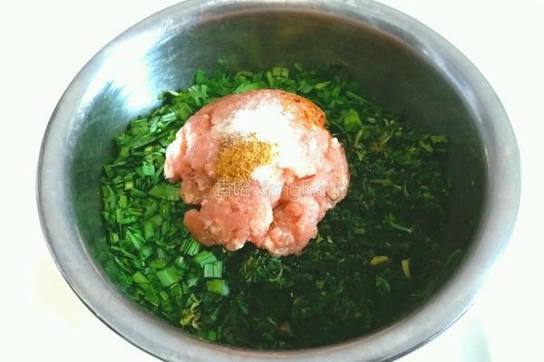 荠菜韭菜猪肉馅的做法图解5