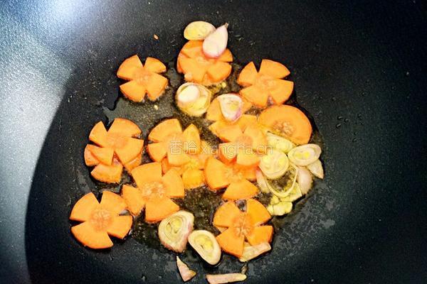 醋熘白菜木耳的做法图解4