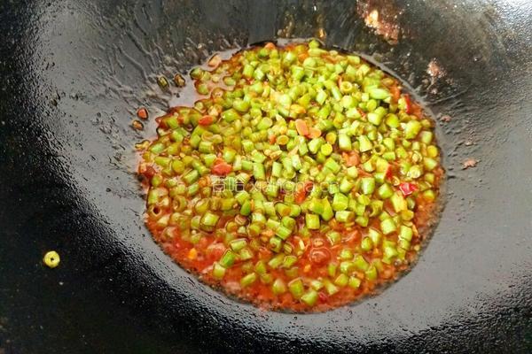 黄豆酱炒豆角的做法图解6