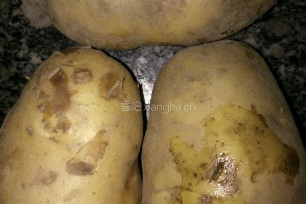 炸土豆条的做法图解1