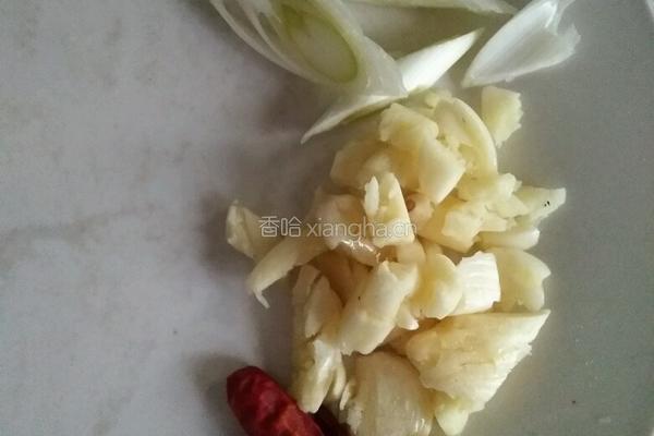 爆炒鱿鱼须的做法图解2