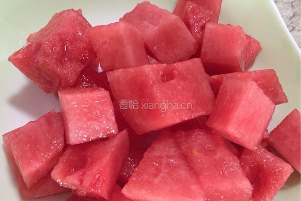 西瓜汁果冻的做法图解2