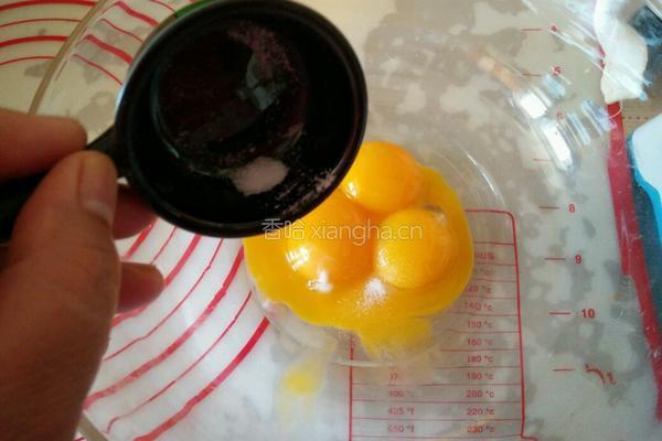 香芋紫薯蛋糕卷的做法图解3