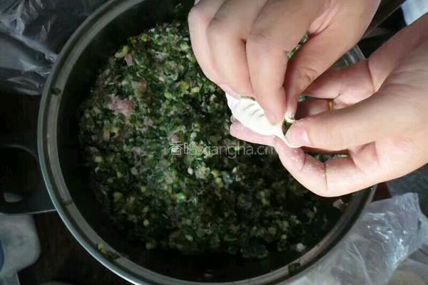 韭菜馅儿饺子的做法图解2