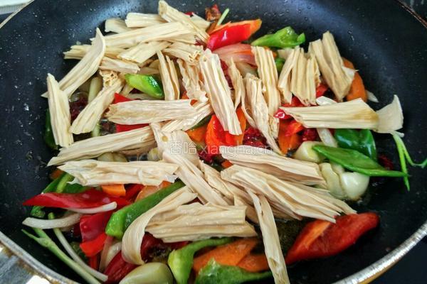 土豆鸡翅香锅的做法图解10