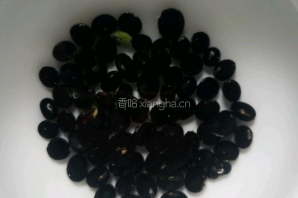 黑豆芝麻粥的做法图解2