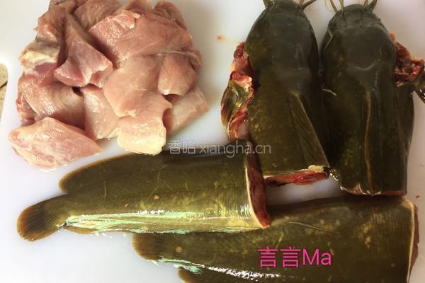 塘虱鱼瘦肉汤的做法图解3