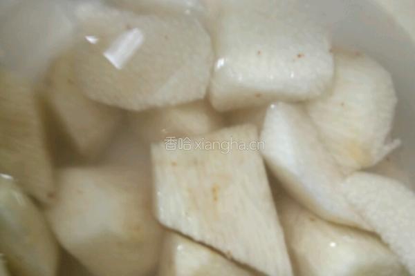 山药鸭架汤的做法图解2