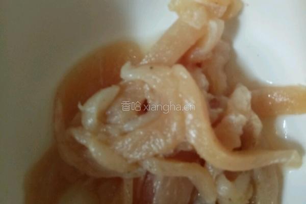 鸡丝青椒的做法图解1