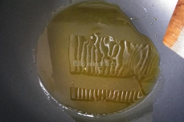绿豆芽炒韭菜的做法图解4