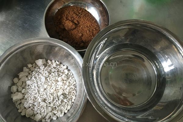 自制珍珠(番薯粉版)的做法图解1