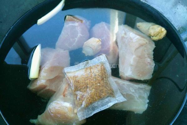 自制猪肉松的做法图解2