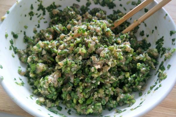 猪肉韭菜馅的做法图解4