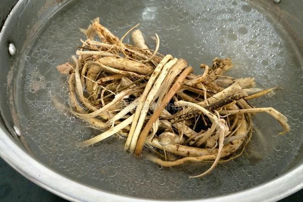 五爪毛桃猪骨汤（6人份）的做法图解2