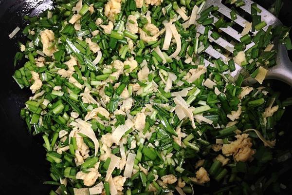 饺子皮版韭菜盒子的做法图解4
