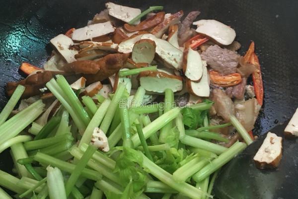 芹菜炒香干的做法图解7
