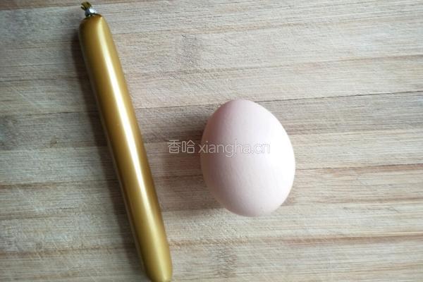 大红唇煎蛋的做法图解1