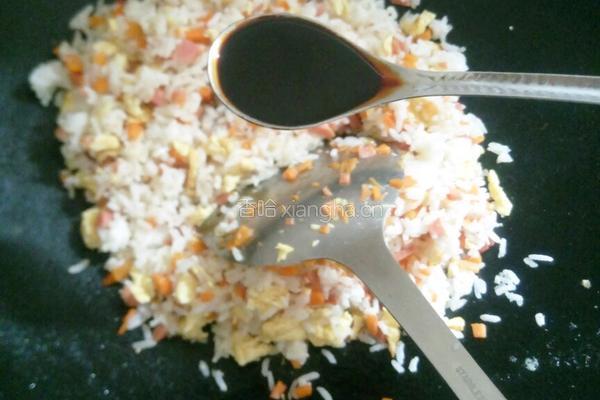 酱油炒饭的做法图解7