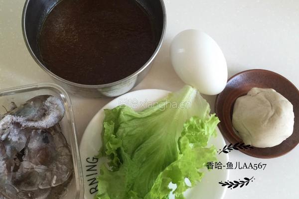 鸡汤大虾面的做法图解1