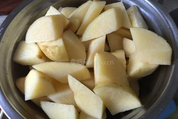 土豆烧肉的做法图解2