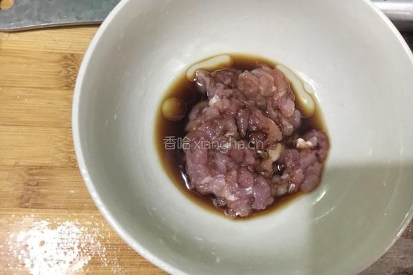 快手菜-瘦肉炒四季豆的做法图解1