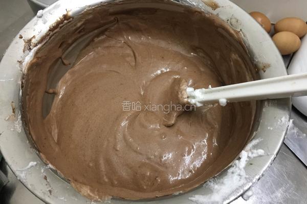 巧克力草莓卷的做法图解4