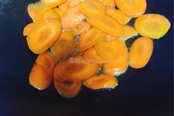 炒胡萝卜的做法图解2