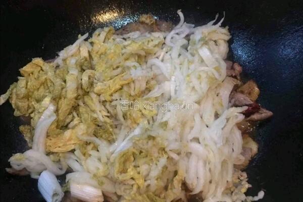 正宗酸菜粉丝白肉的做法图解3