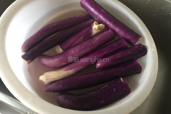 红烧茄子的做法图解1