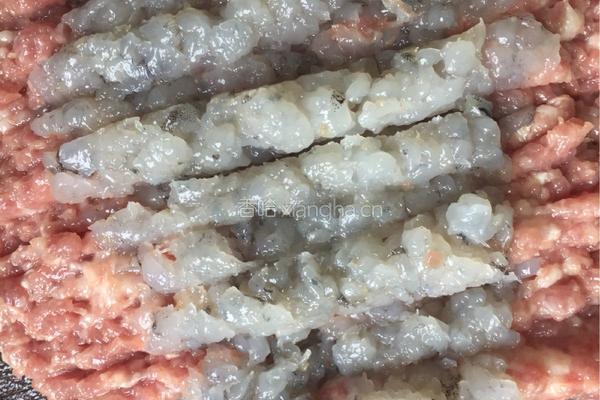 鲜虾猪肉馄饨的做法图解2